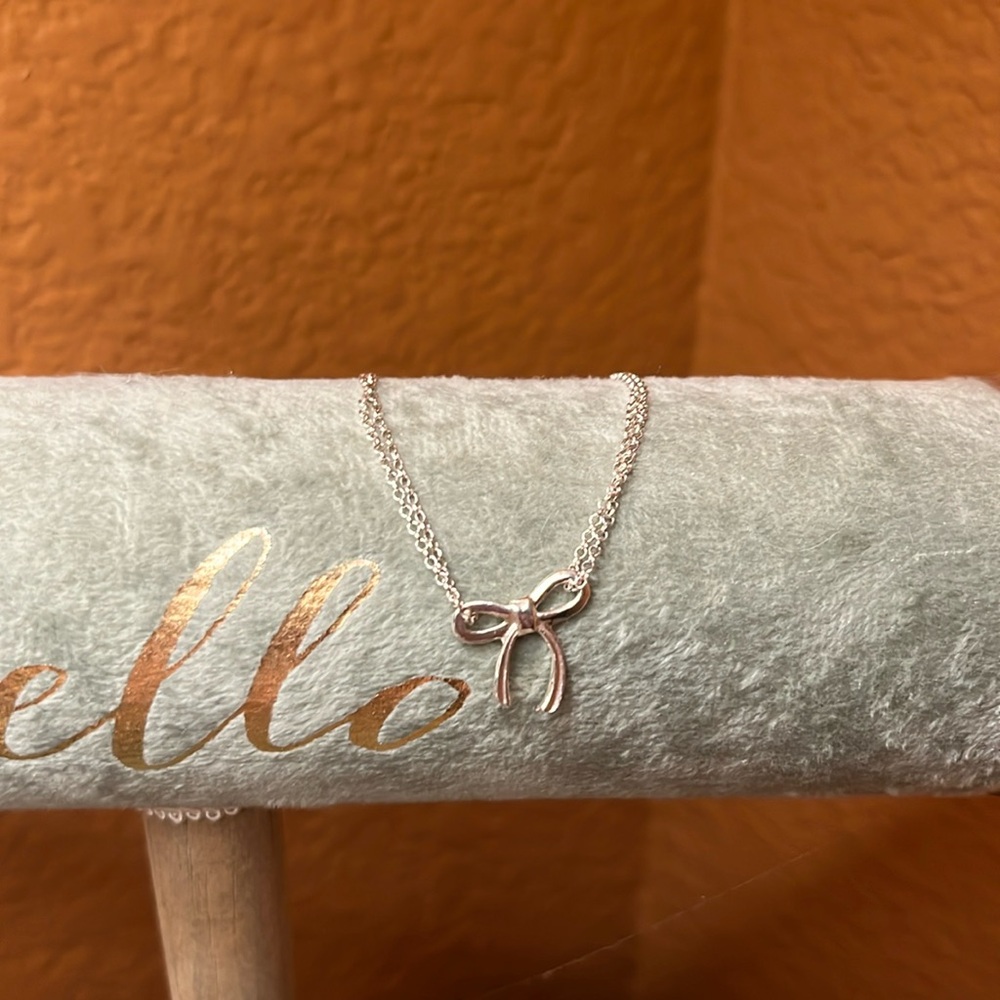 Sterling silver bow bracelet